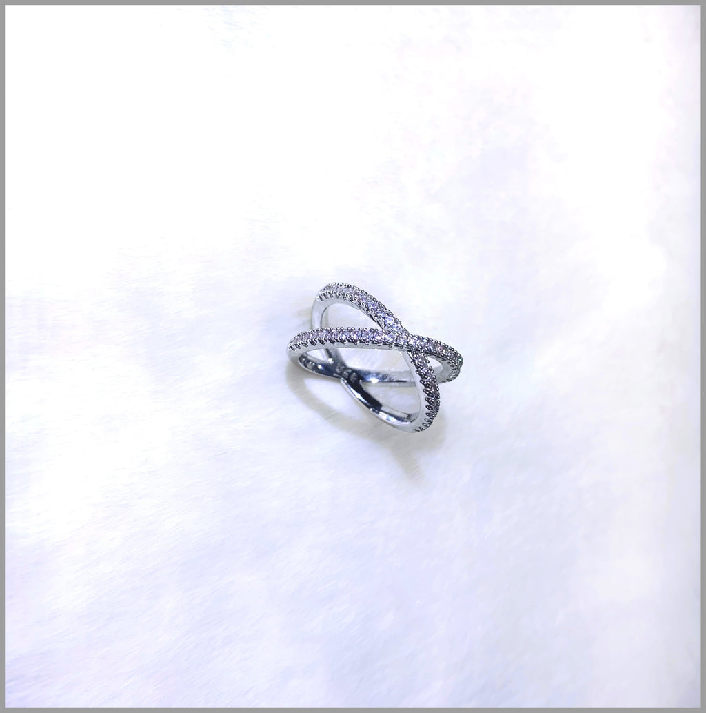 Criss Cross Ring